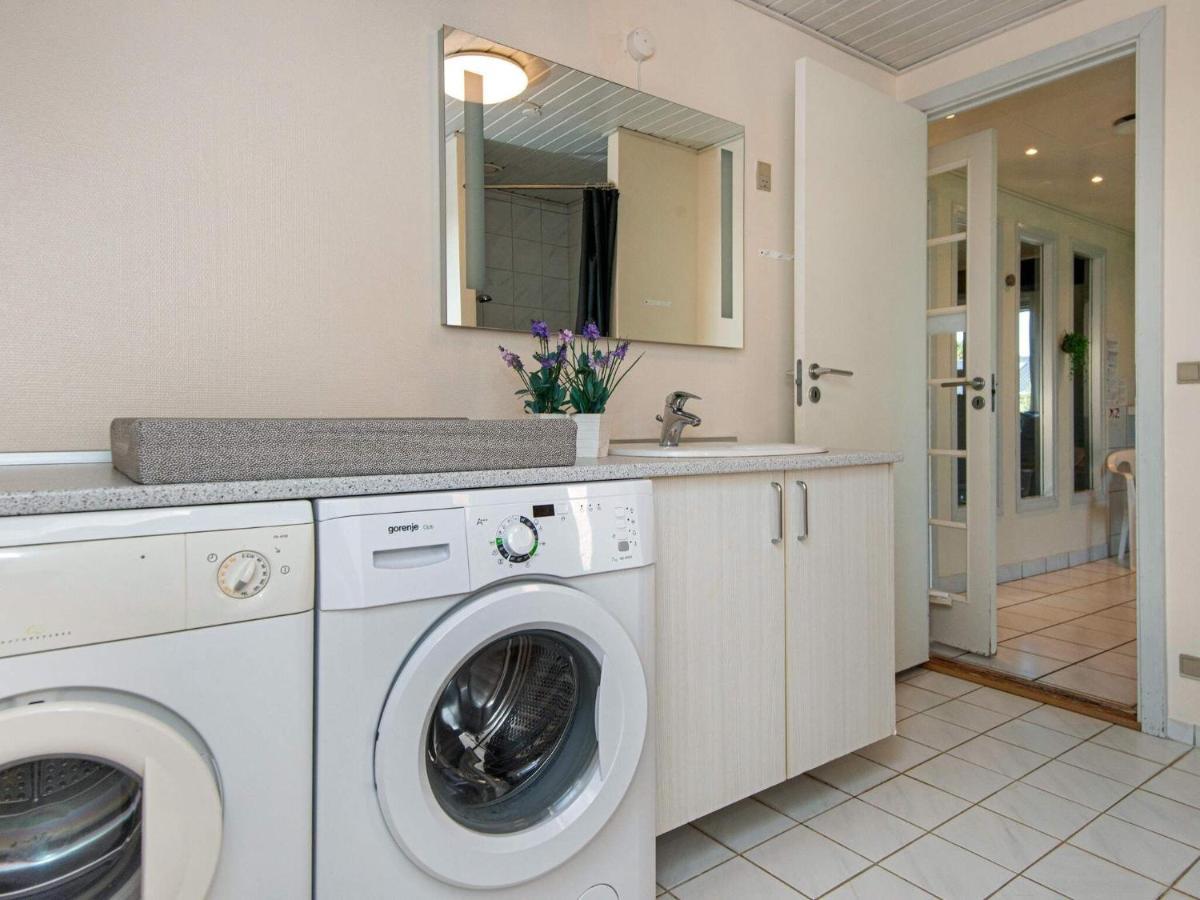 10 Person Holiday Home In Juelsminde Sonderby  Exterior foto