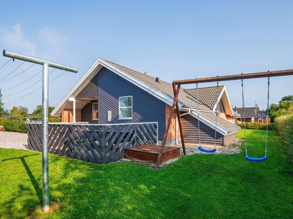 10 Person Holiday Home In Juelsminde Sonderby  Exterior foto