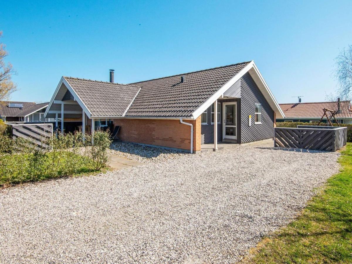 10 Person Holiday Home In Juelsminde Sonderby  Exterior foto