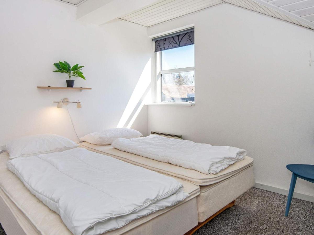 10 Person Holiday Home In Juelsminde Sonderby  Exterior foto